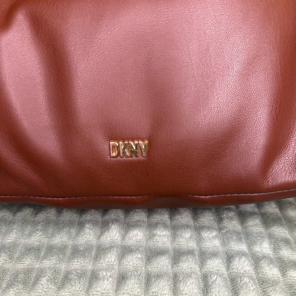 DKNY Brown Vegan Leather Hobo Slouchy Tortoise Handle Bag Long Crossbody Strap - Picture 4 of 8